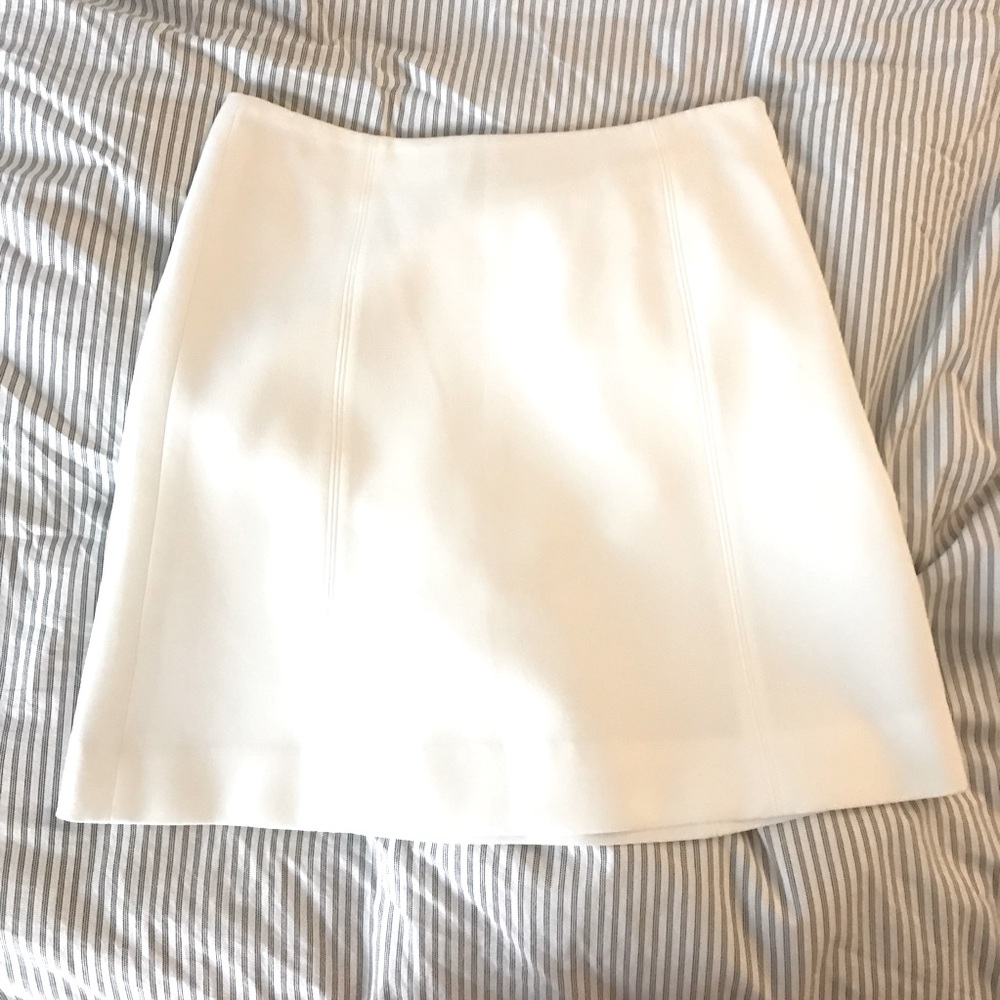 Aritzia Babaton skirt white sz6